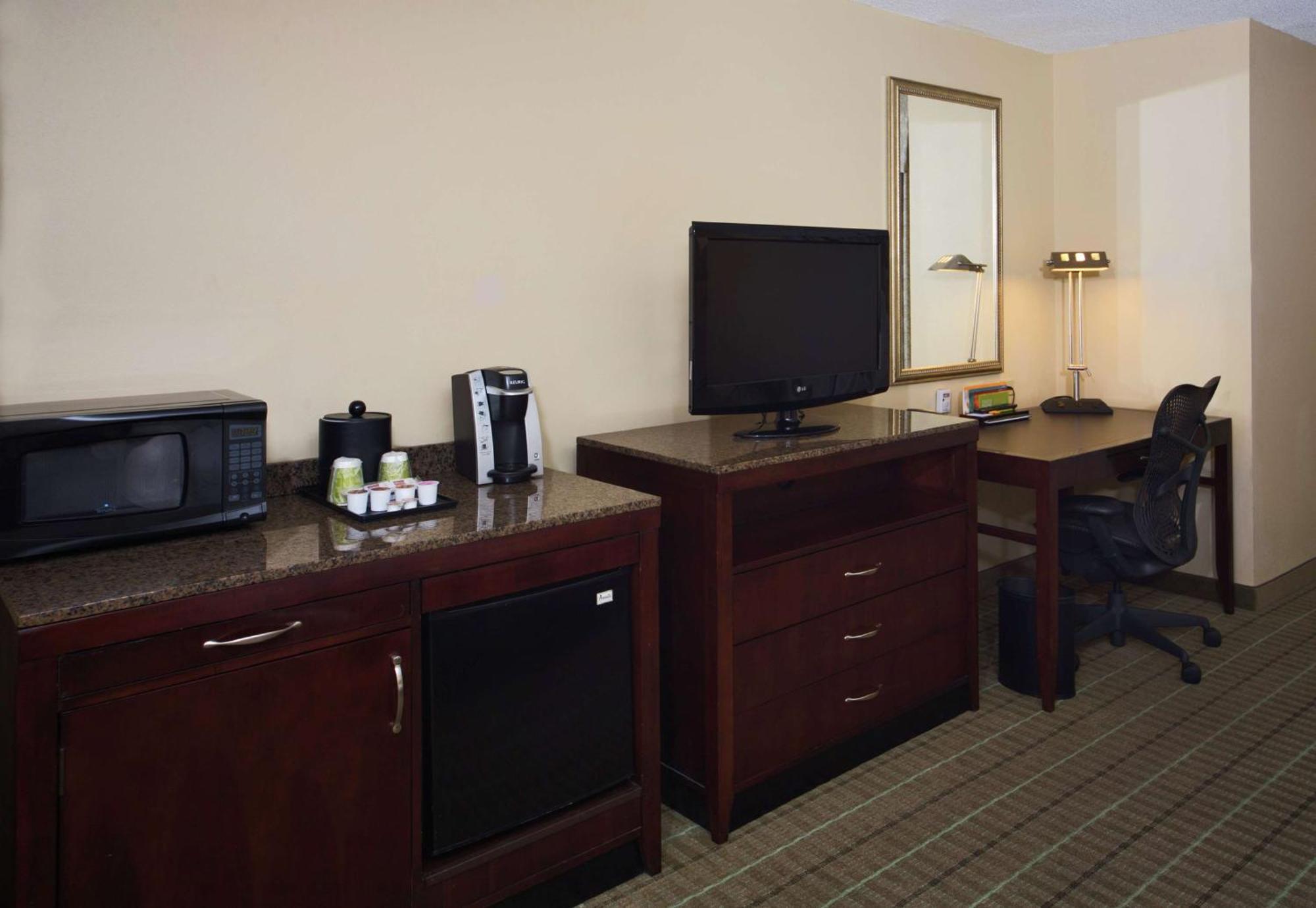 Hilton Garden Inn Valdosta Exteriör bild